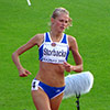 Karin Storbacka springer 800m i försöken. (© Sandra Eriksson)