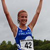 En lycklig Nordisk mästare i 16-17 års klassen, 5000m gång, Camilla Richardsson (© Göran Richardsson)